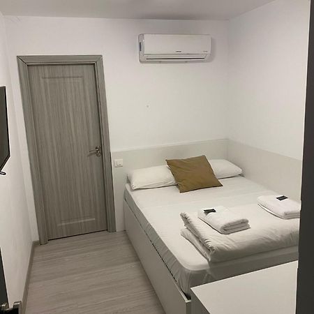 Small Central Bucharest Old Town Studios Экстерьер фото