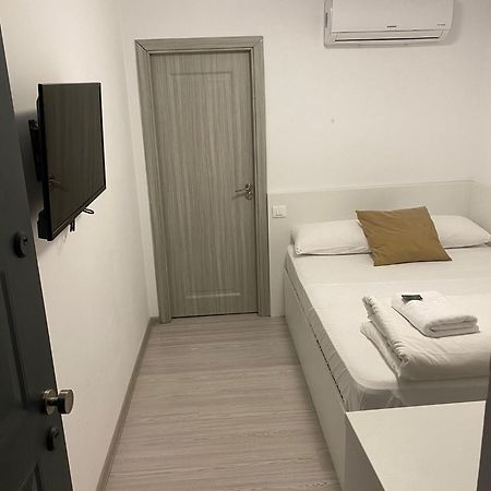 Small Central Bucharest Old Town Studios Экстерьер фото